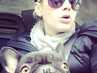 Dschungelstars 2024 und ihre Beziehung zu Haustieren, Beispiel Sarah Knappik